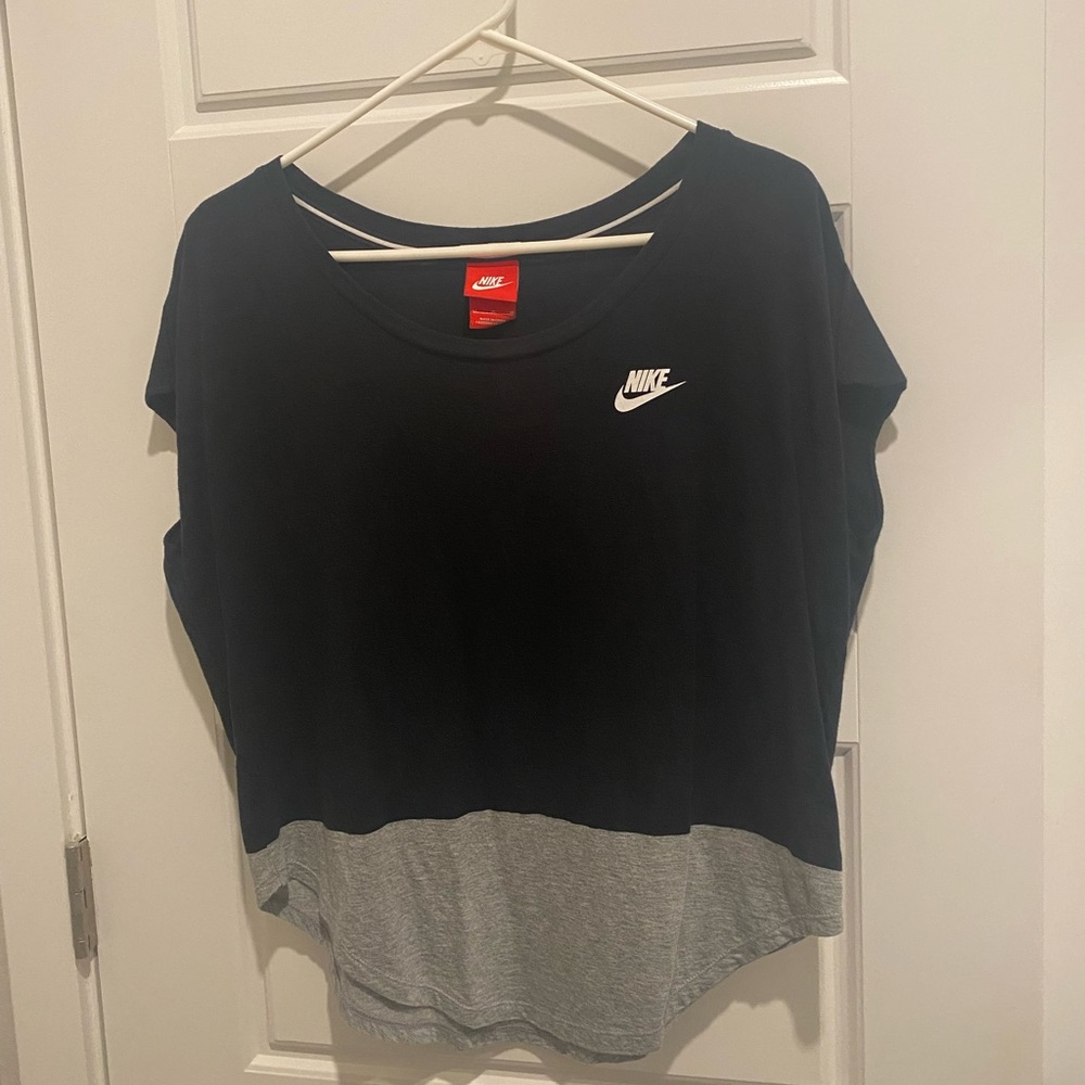 Nike active top